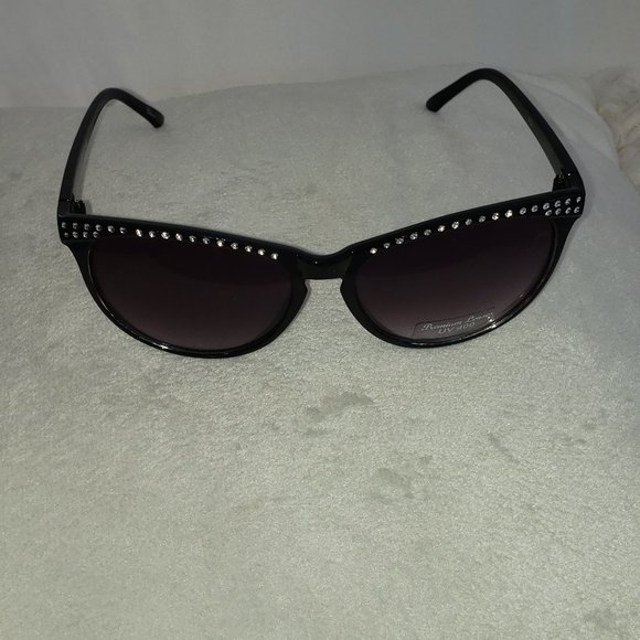 EdensClosetNY Exclusive Sunglasses - Picture 1 of 6